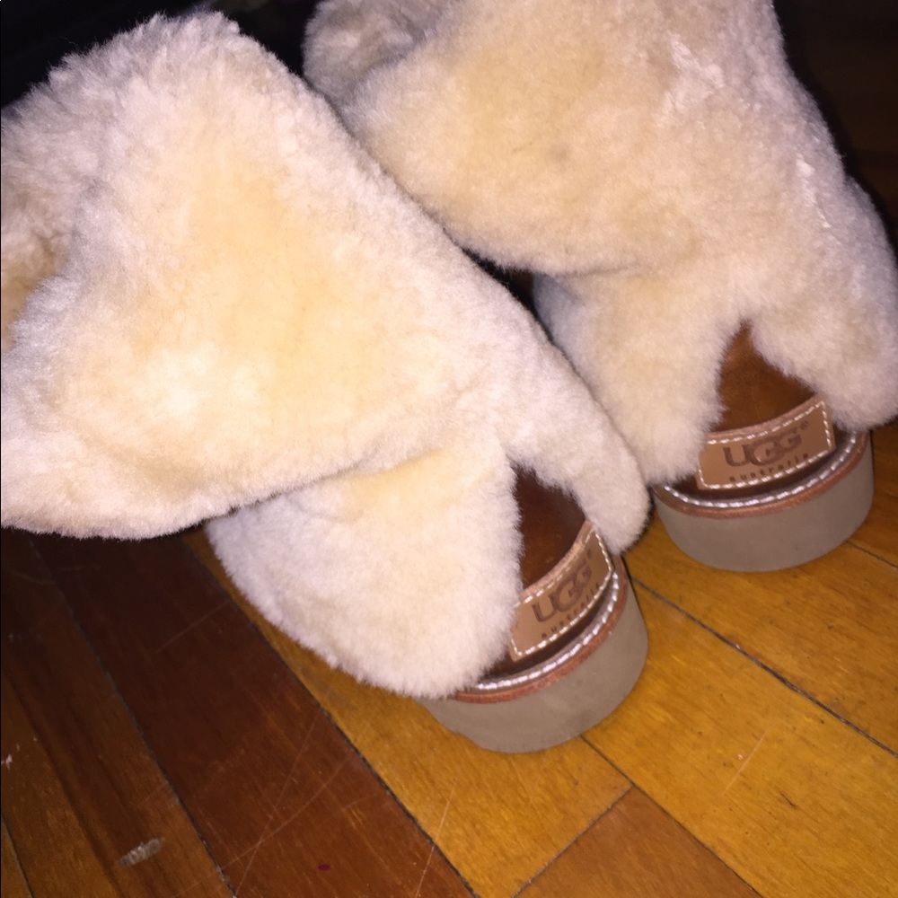 UGGS also known as "patten" style